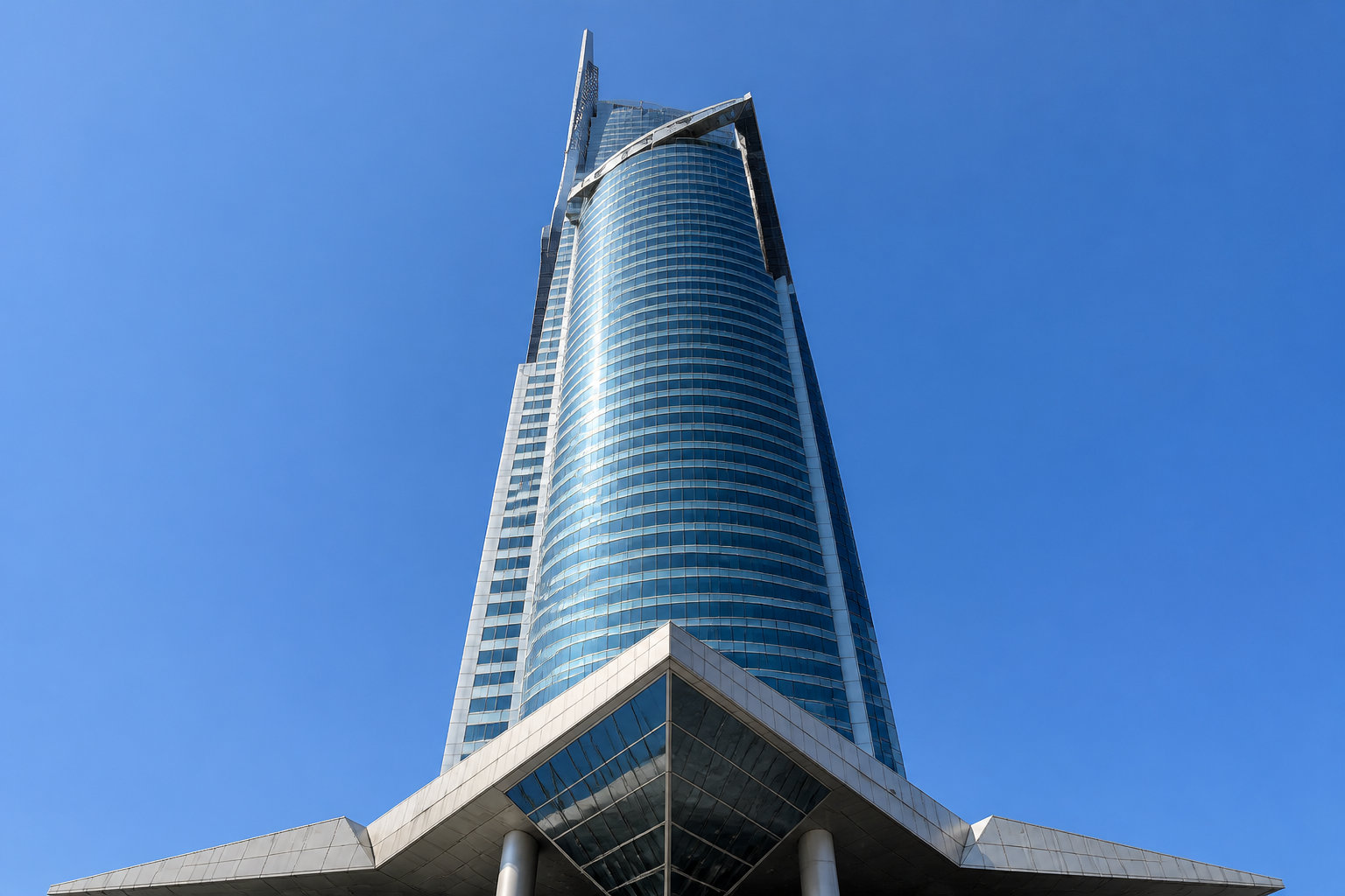 Almas Tower : taille et anatomie d'un colosse de verre