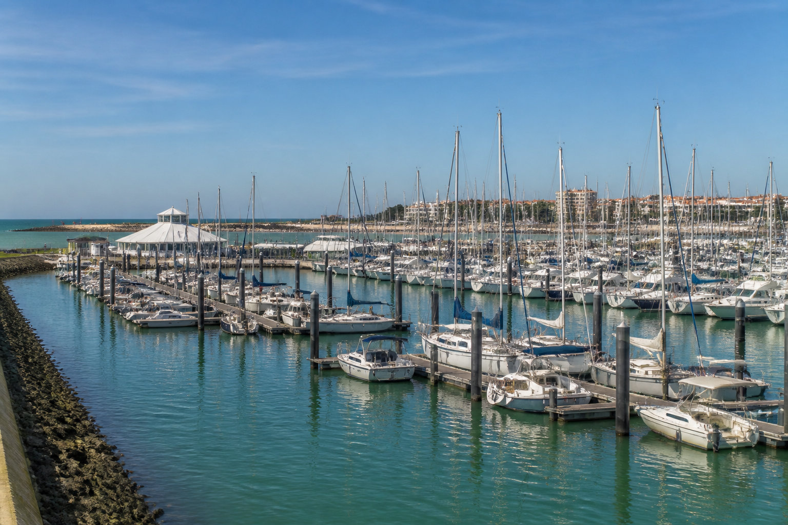 Le panorama maritime du port des Minimes