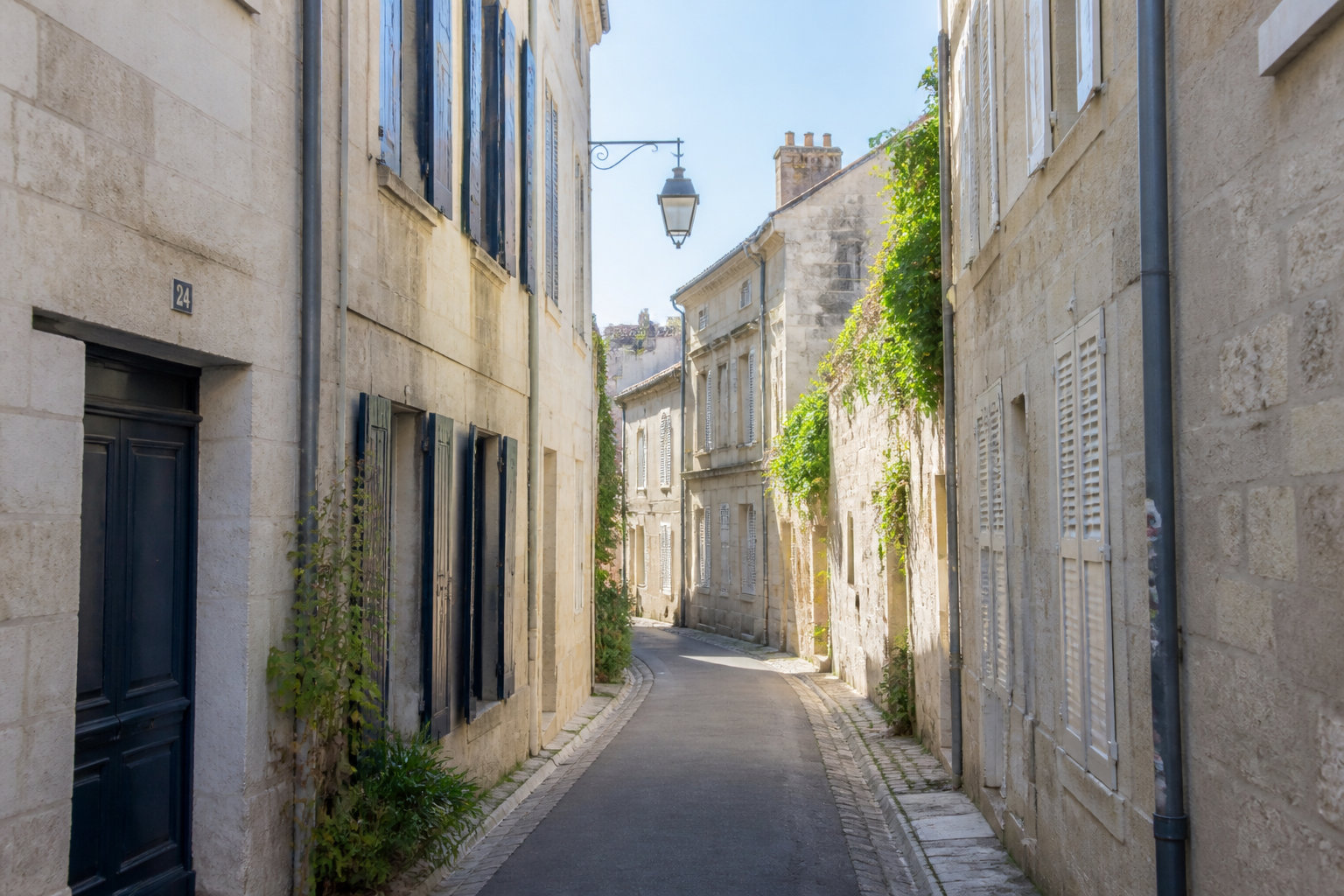 Parking Vieux-Port Sud : escale gratuite dans le quartier Saint-Nicolas